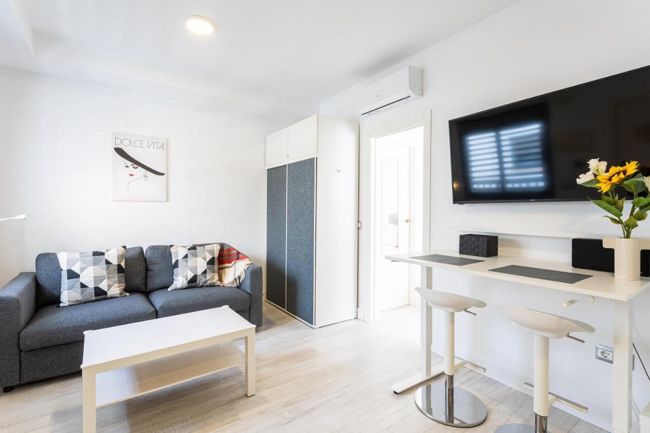 Holidays2Malaga Dos Aceras Apartment Exterior photo